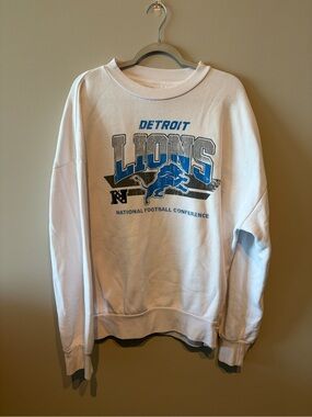Majestic White Detroit Lions Graphic Crewneck Sweatshirt